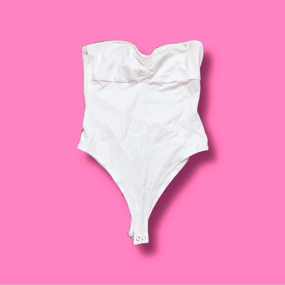White strapless sweetheart bodysuit